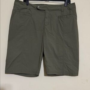Royal Robbins Olive Green hiking Shorts women 16 performance camp outdoor casual